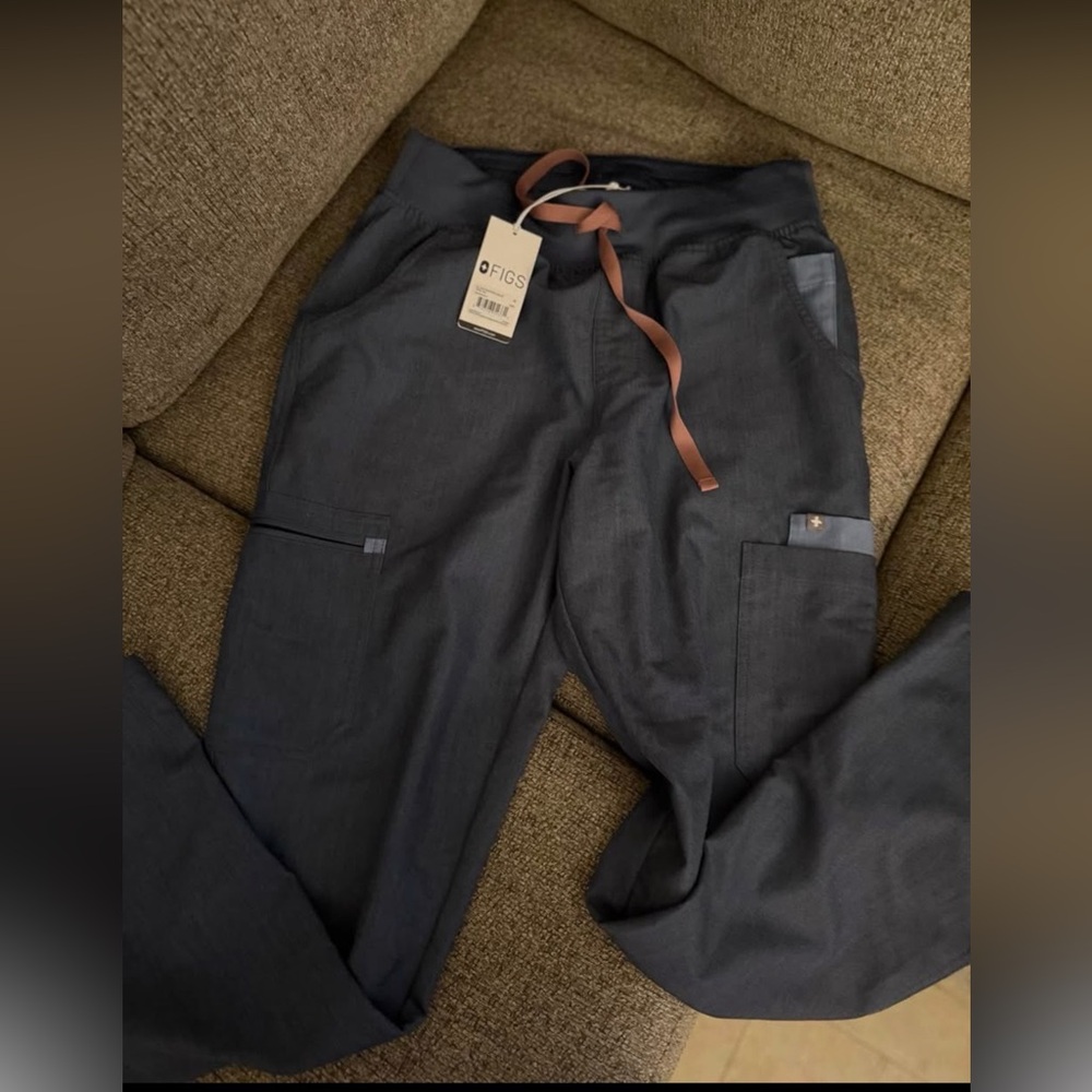 FIGS Women Charcoal Pants